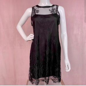 Forever 21 - Beautiful Sleeveless Black Lace Overlay Dress - brand new! 🖤